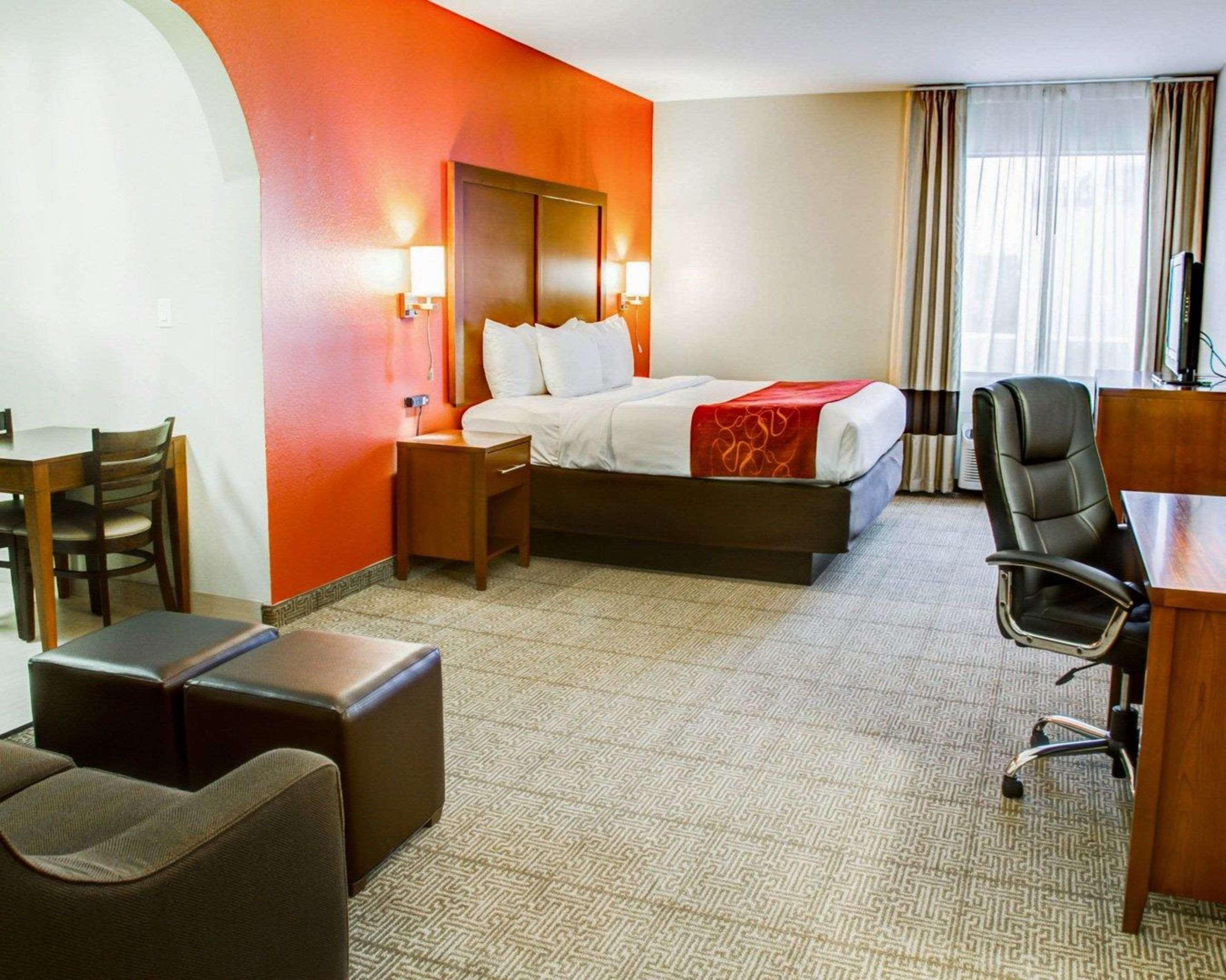 Comfort Suites Tyler South Exteriör bild